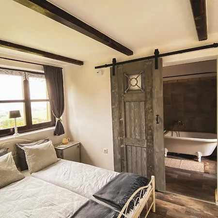 Nyaraló Csipke Somló